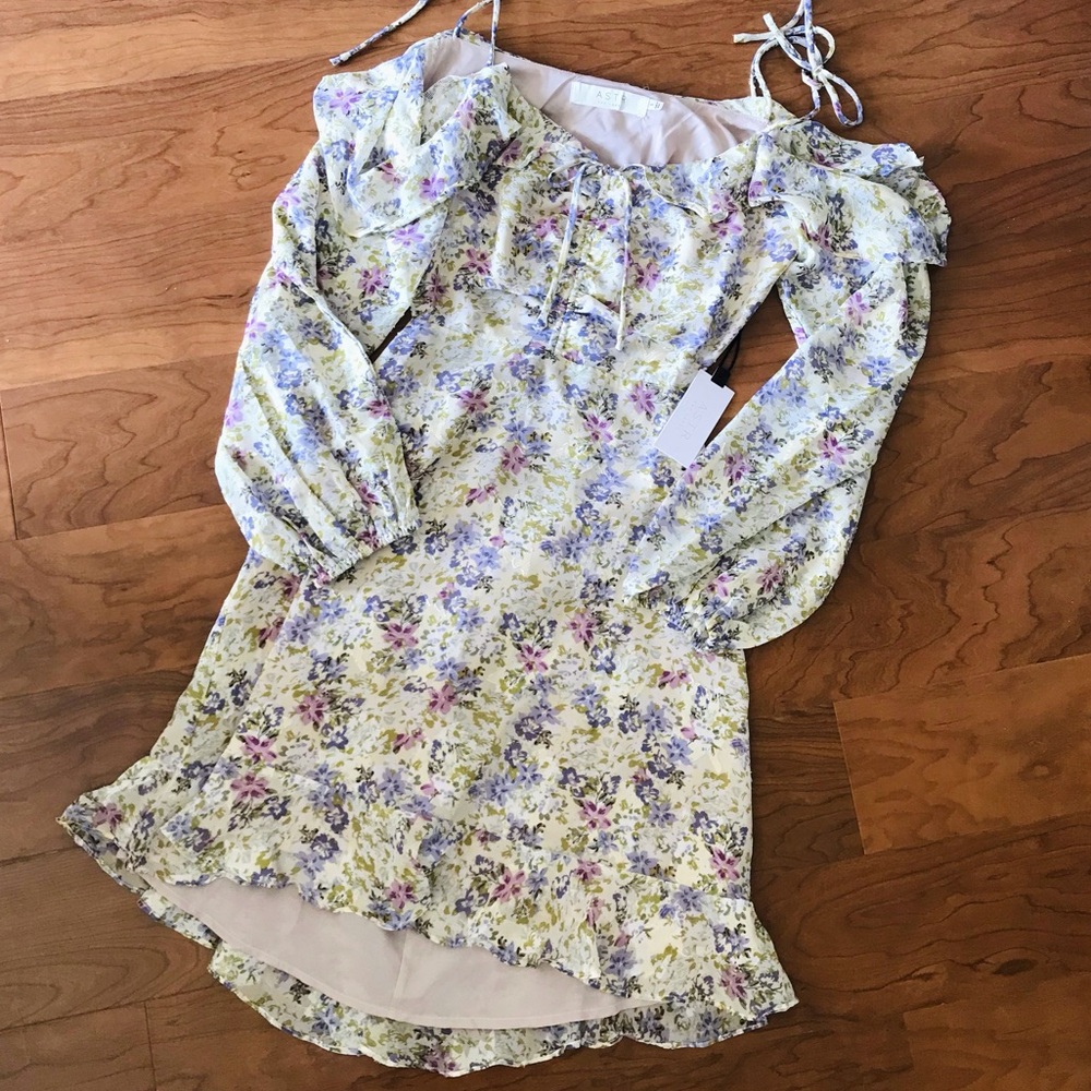ASTR Anastasia Cutout Back Mini Dress, Ivory Lilac Floral, NWT - Picture 11 of 16
